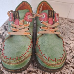 TMA‎ EYES  Shoes Leather Lace Up  Comfort walking Sneaker Womens size 8